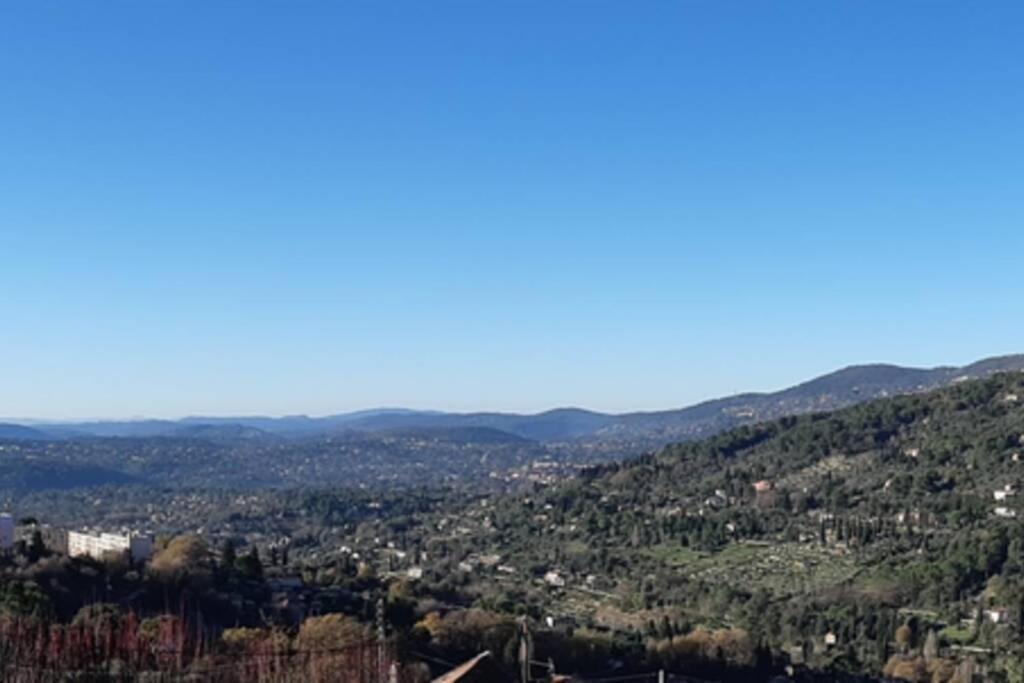 Spacieux Et Chaleureux A Apartment Grasse